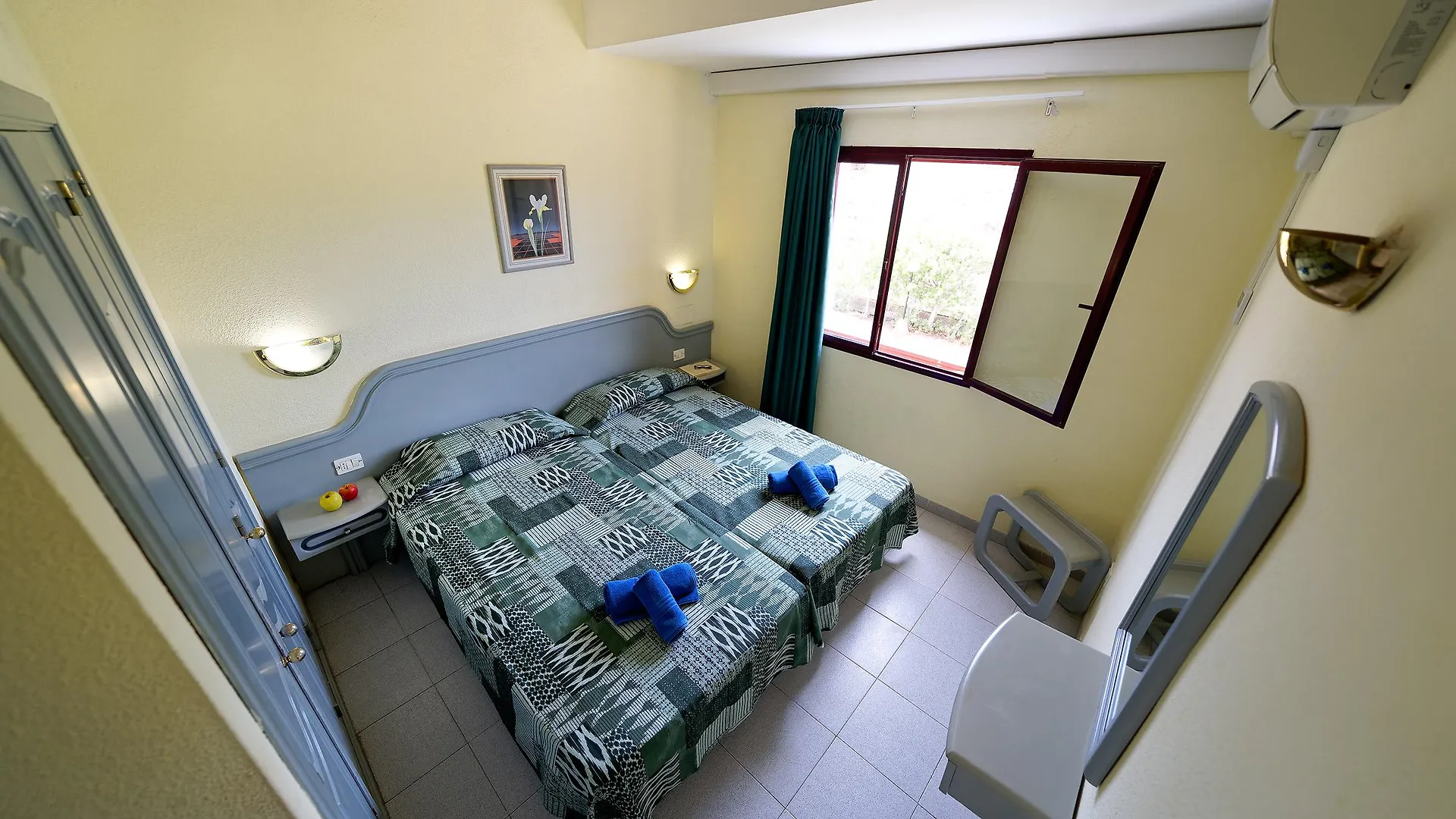Bungalows Maspalomas Oasis Club 2*, Маспаломас